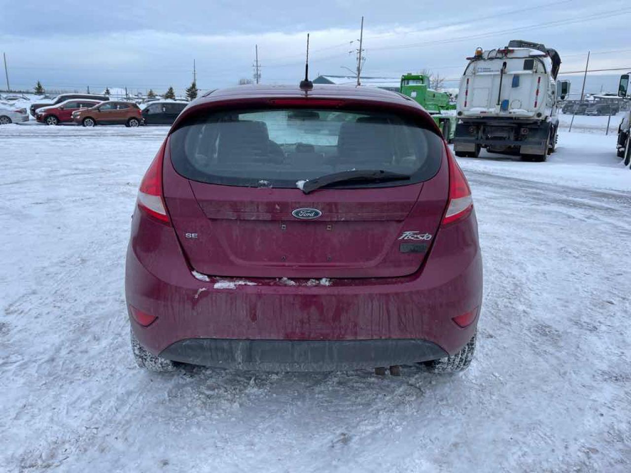 2011 Ford Fiesta SE Photo