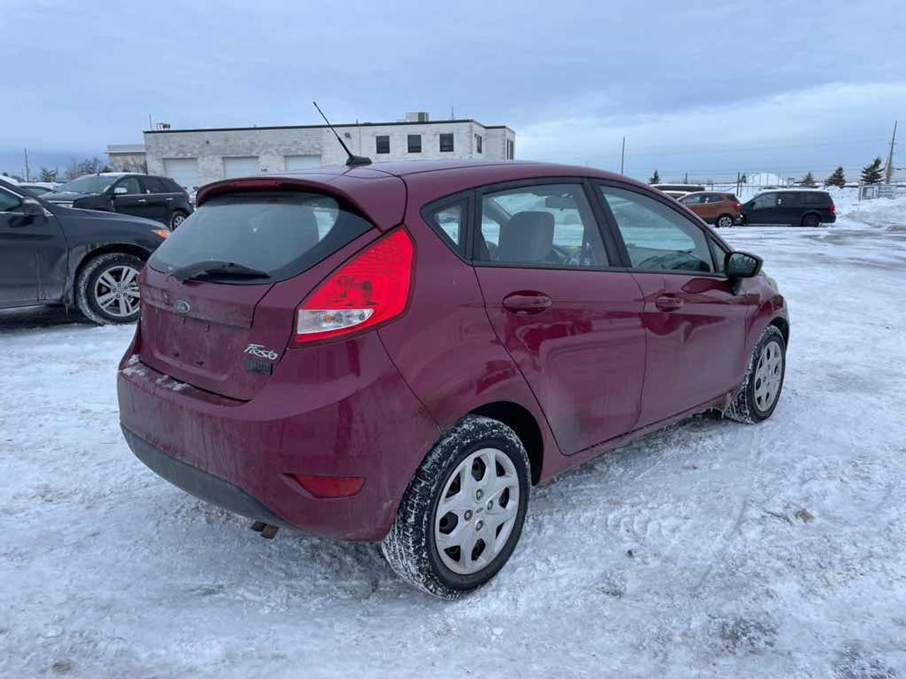 2011 Ford Fiesta SE Photo