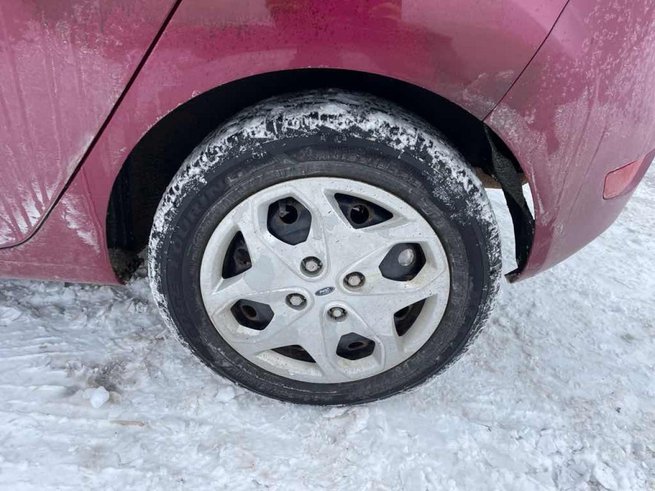 2011 Ford Fiesta SE Photo