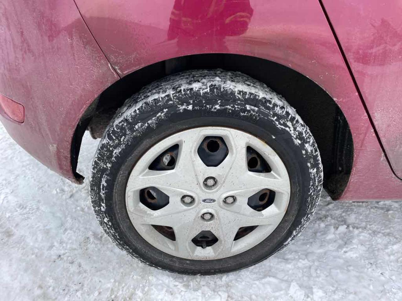 2011 Ford Fiesta SE Photo