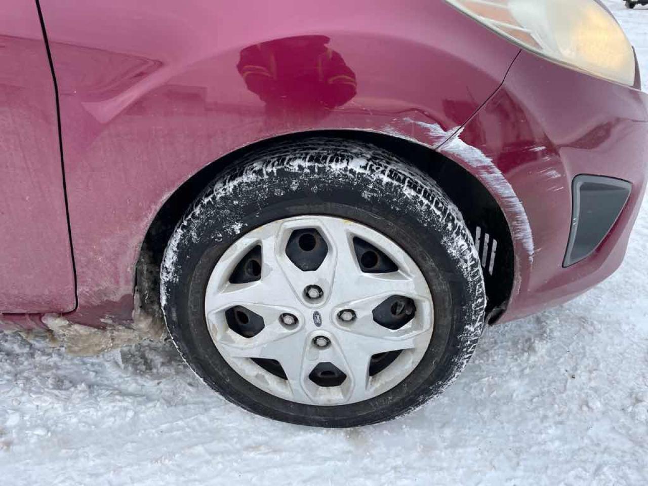 2011 Ford Fiesta SE Photo