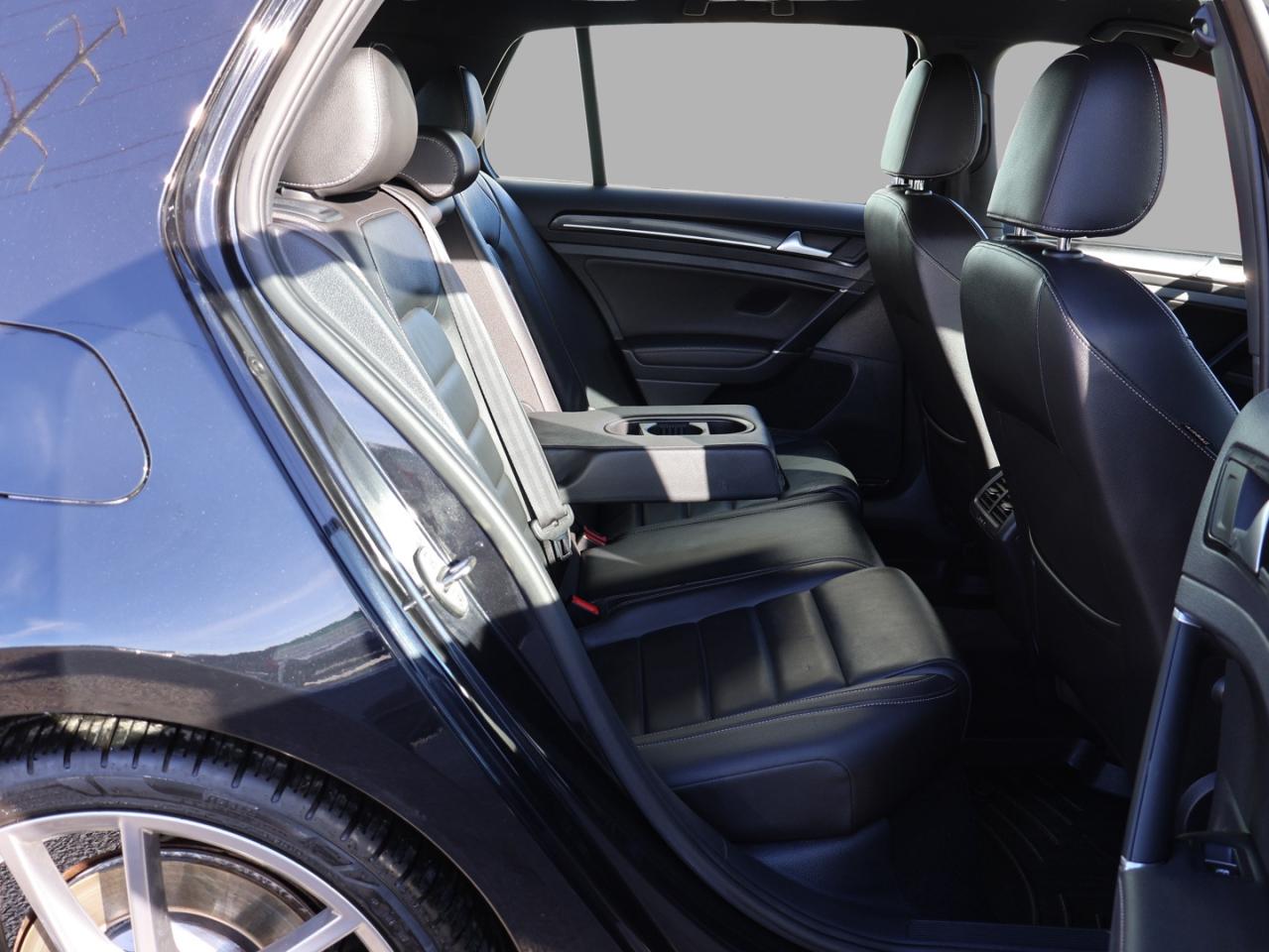 2017 Volkswagen Golf R DSG AWD CERTIFIED *V.W MAINTAIN* CAMERA NAV BLUETOOTH LEATHER HEATED P.SENSORS CRUISE ALLOYS Photo