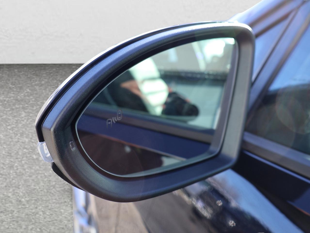 2017 Volkswagen Golf R DSG AWD CERTIFIED *V.W MAINTAIN* CAMERA NAV BLUETOOTH LEATHER HEATED P.SENSORS CRUISE ALLOYS Photo