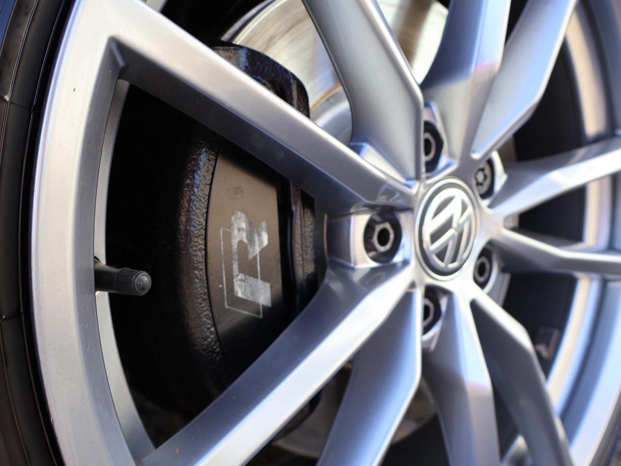 2017 Volkswagen Golf R DSG AWD CERTIFIED *V.W MAINTAIN* CAMERA NAV BLUETOOTH LEATHER HEATED P.SENSORS CRUISE ALLOYS Photo