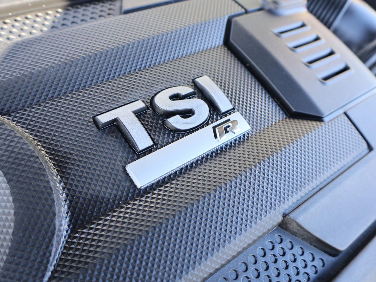 2017 Volkswagen Golf R DSG AWD CERTIFIED *V.W MAINTAIN* CAMERA NAV BLUETOOTH LEATHER HEATED P.SENSORS CRUISE ALLOYS Photo