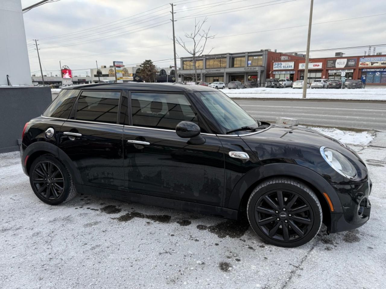 2016 MINI HARDTOP 4 DOOR COOPER S/ 1-OWNER/ CLEAN CARFAX/ HUD/ MANUAL/ NAVI - Photo #3