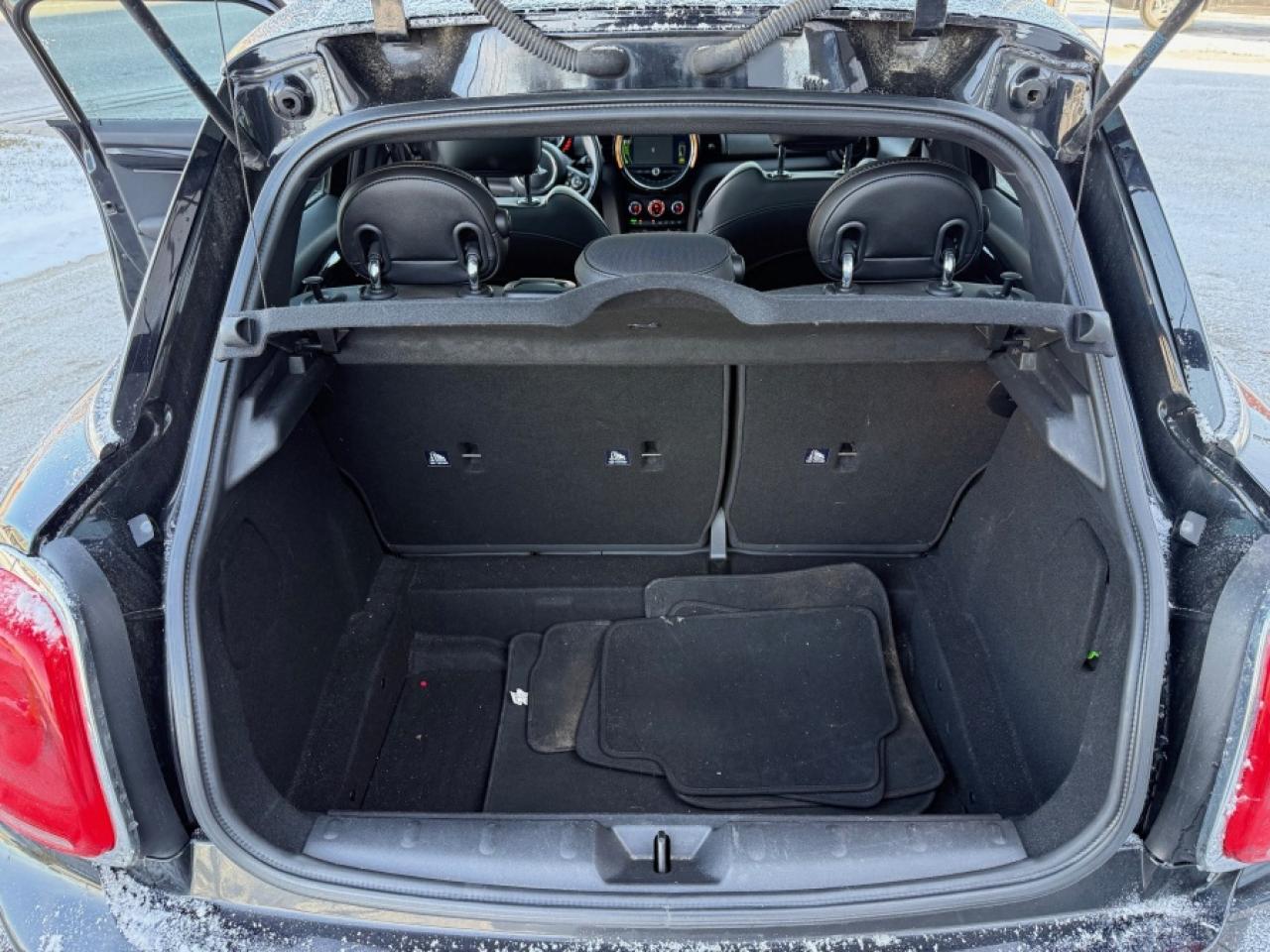 2016 MINI HARDTOP 4 DOOR COOPER S/ 1-OWNER/ CLEAN CARFAX/ HUD/ MANUAL/ NAVI - Photo #19