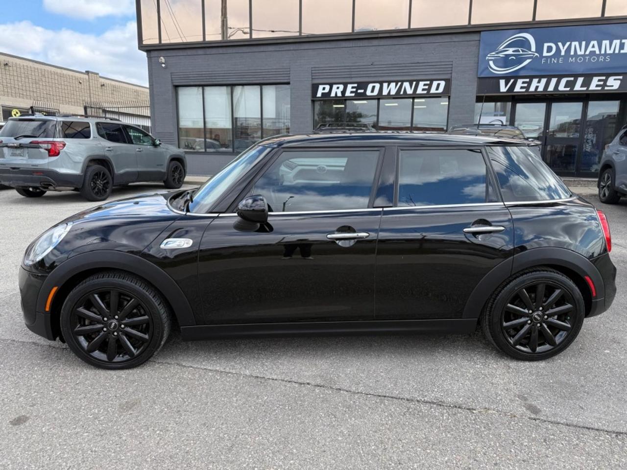 2016 MINI HARDTOP 4 DOOR COOPER S/ 1-OWNER/ CLEAN CARFAX/ HUD/ MANUAL/ NAVI - Photo #10