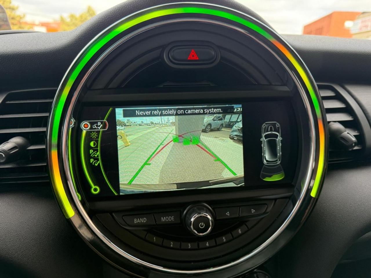 2016 MINI HARDTOP 4 DOOR COOPER S/ 1-OWNER/ CLEAN CARFAX/ HUD/ MANUAL/ NAVI - Photo #18