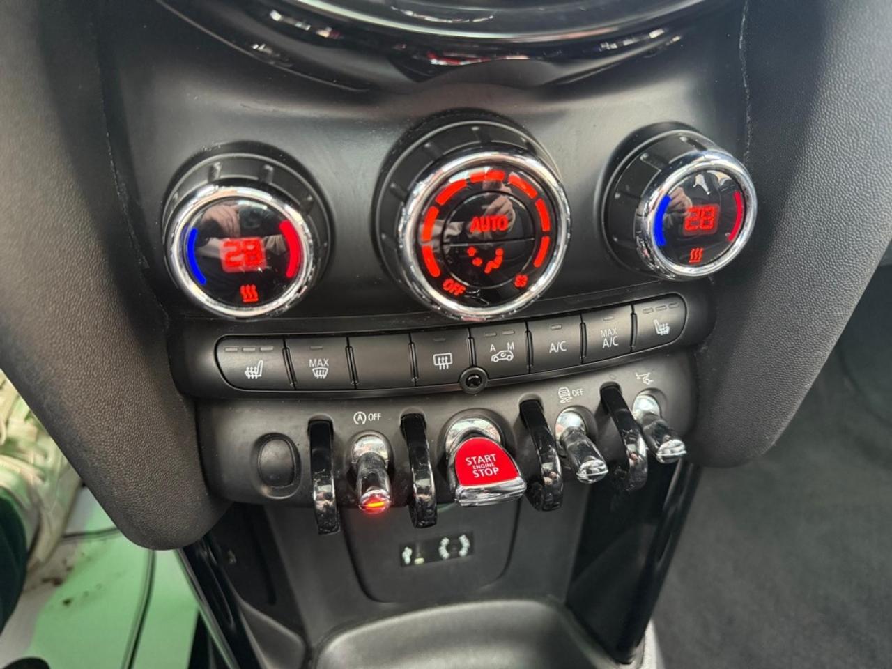 2016 MINI HARDTOP 4 DOOR COOPER S/ 1-OWNER/ CLEAN CARFAX/ HUD/ MANUAL/ NAVI - Photo #21