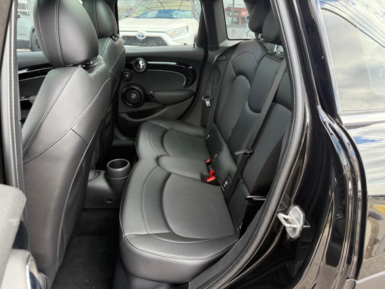 2016 MINI HARDTOP 4 DOOR COOPER S/ 1-OWNER/ CLEAN CARFAX/ HUD/ MANUAL/ NAVI - Photo #22