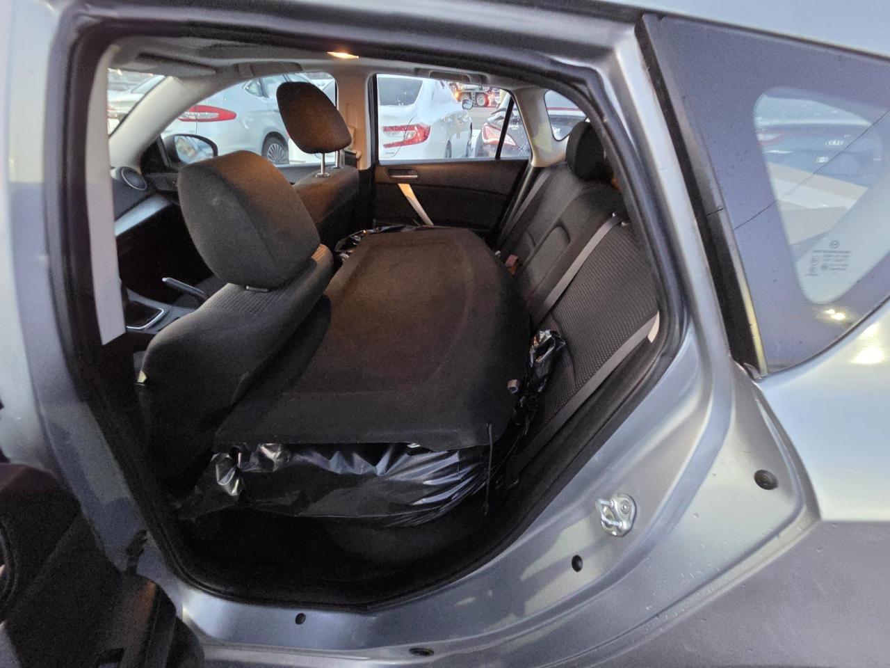 2012 Mazda MAZDA3 GS-SKY - Photo #10