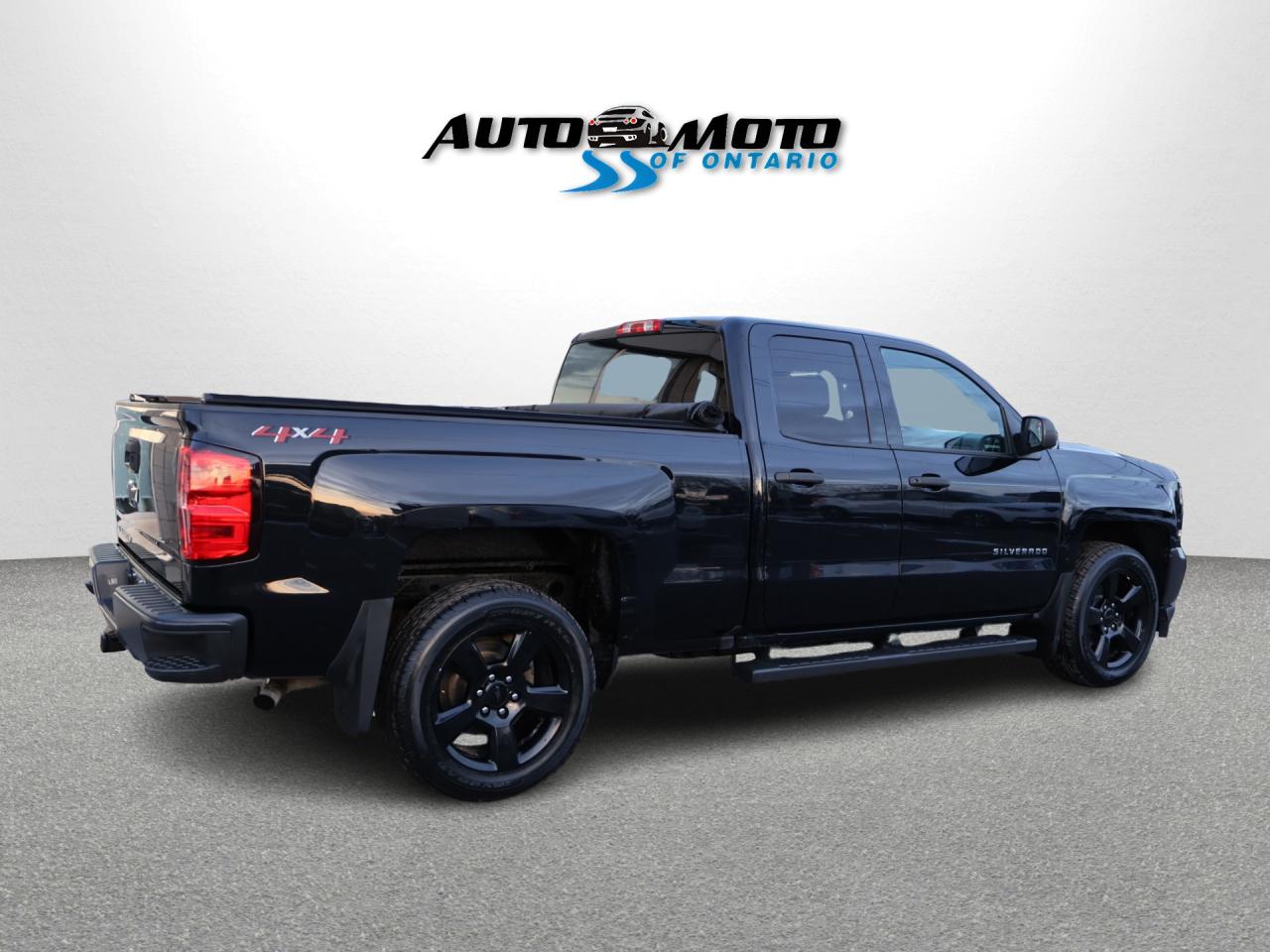 2018 Chevrolet Silverado 1500 V8 LT CREW 4WD CERTIFIED *1 OWNER*SERVICE RECORDS* CAMERA BLUETOOTH CRUISE ALLOYS RUNNING BOARDS Photo