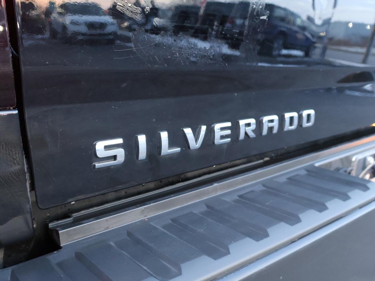 2018 Chevrolet Silverado 1500 V8 LT CREW 4WD CERTIFIED *1 OWNER*SERVICE RECORDS* CAMERA BLUETOOTH CRUISE ALLOYS RUNNING BOARDS Photo