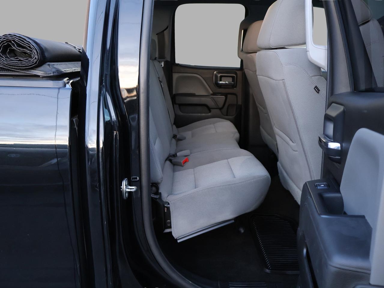 2018 Chevrolet Silverado 1500 V8 LT CREW 4WD CERTIFIED *1 OWNER*SERVICE RECORDS* CAMERA BLUETOOTH CRUISE ALLOYS RUNNING BOARDS Photo