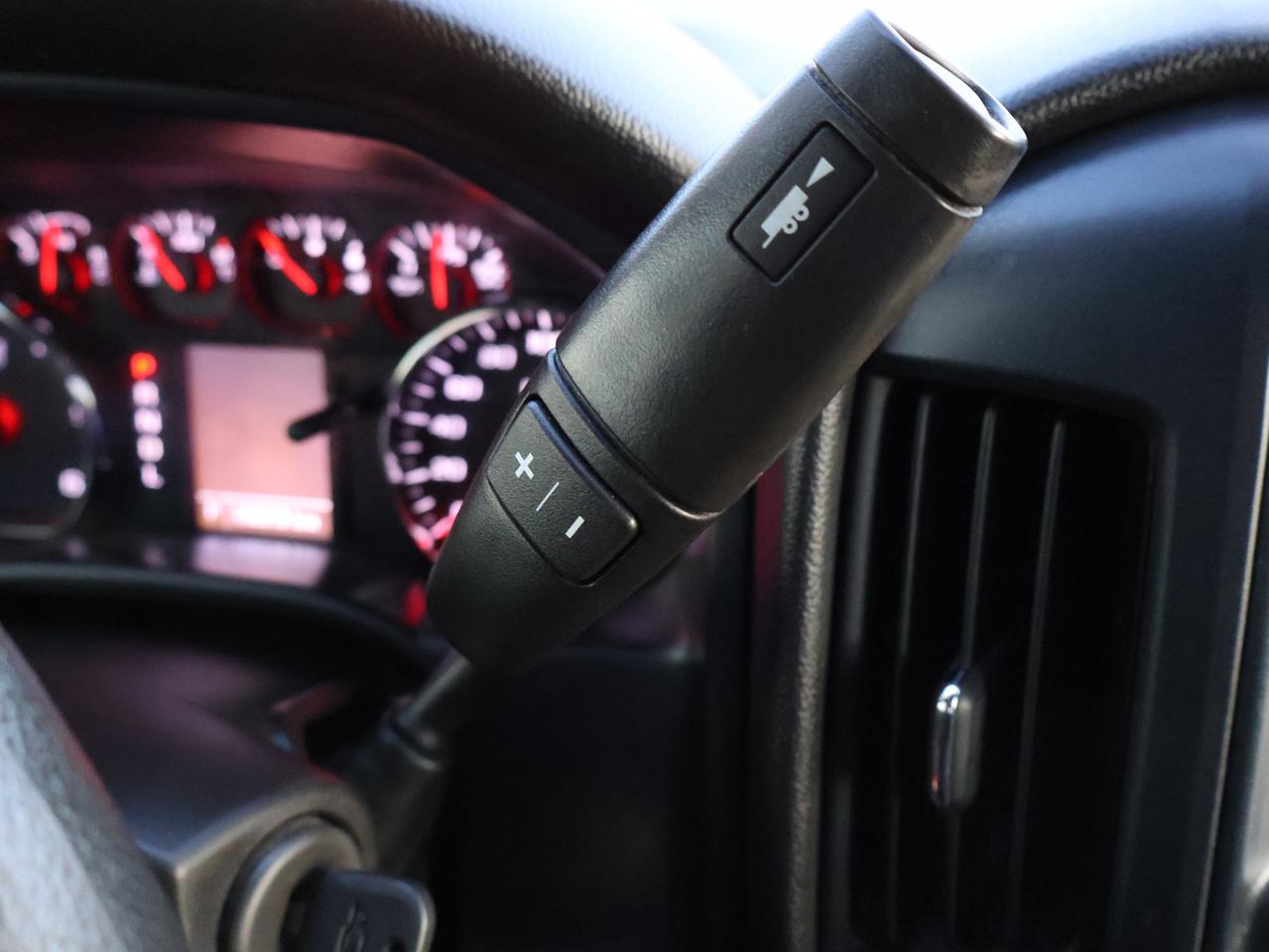 2018 Chevrolet Silverado 1500 V8 LT CREW 4WD CERTIFIED *1 OWNER*SERVICE RECORDS* CAMERA BLUETOOTH CRUISE ALLOYS RUNNING BOARDS Photo