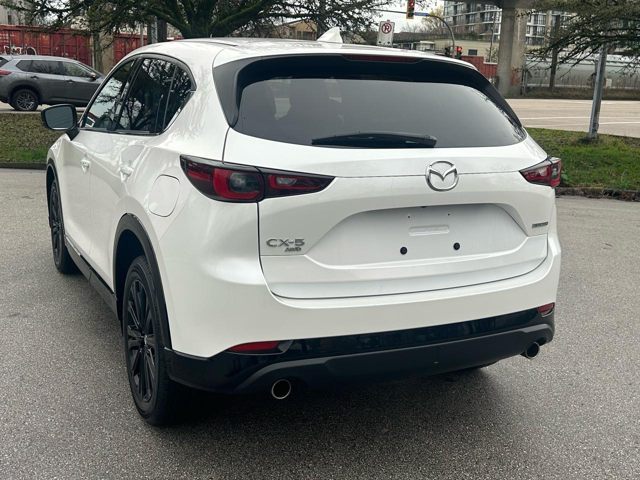 2022 Mazda CX-5 GT - Photo #3