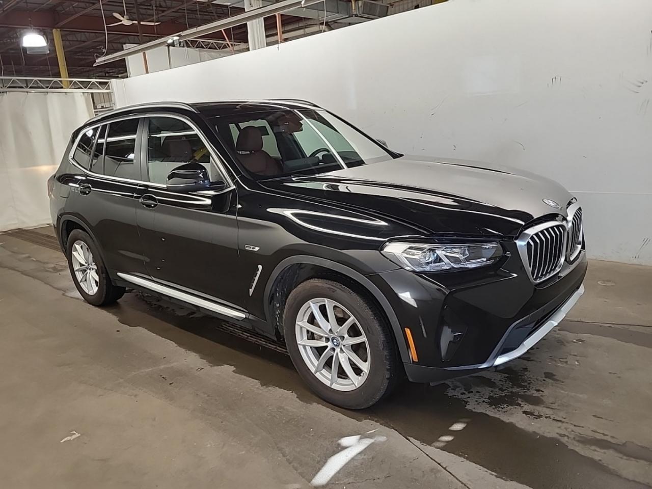 Used 2022 BMW X3 XDRIVE30E PLUG-IN HYBRID - NAVI - LOW KMS !!! for sale in Burlington, ON
