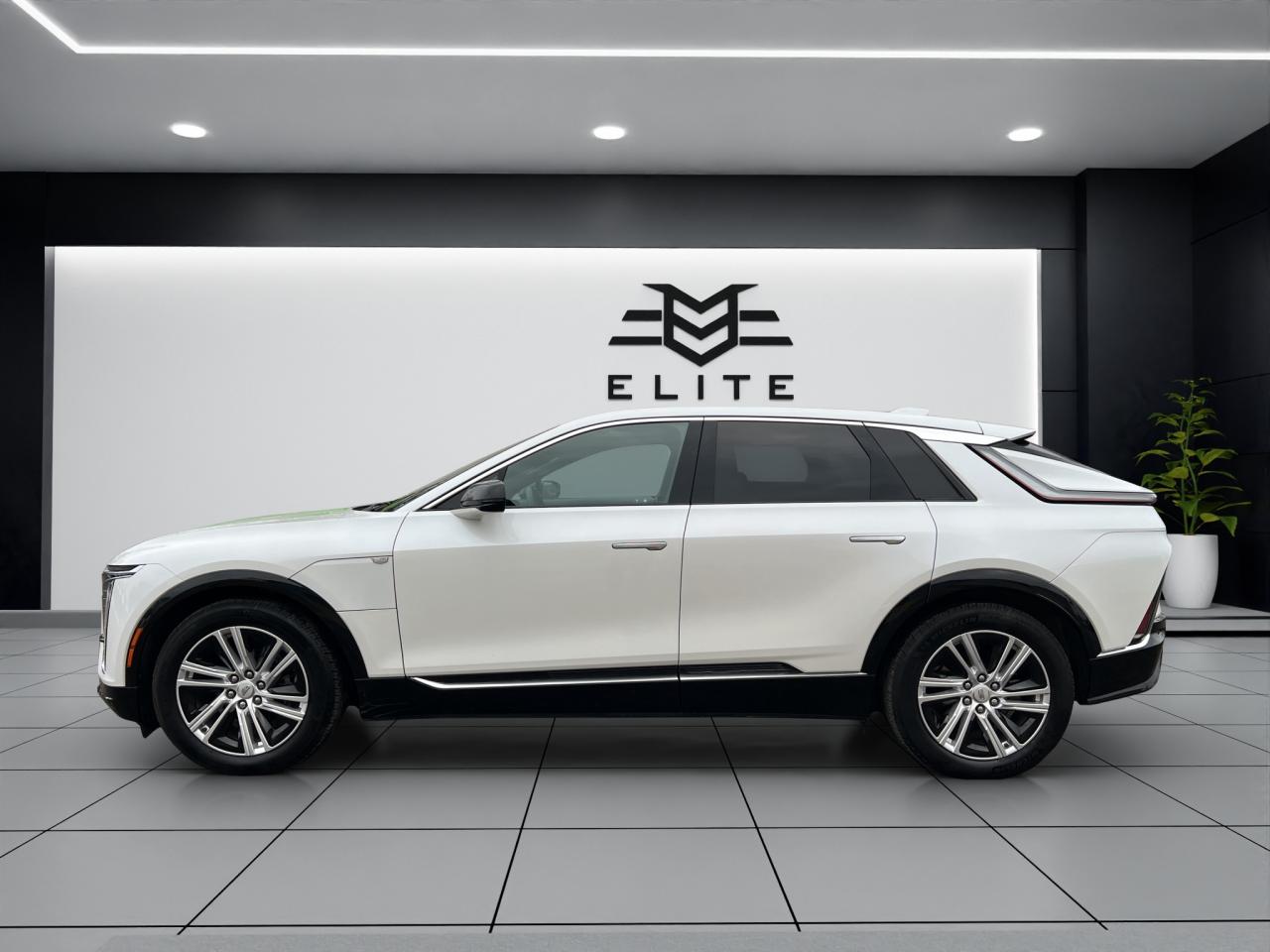 2024 Cadillac LYRIQ TECH - 36,000KMS - LEATHER - REVERSE CAMERA !! Photo3