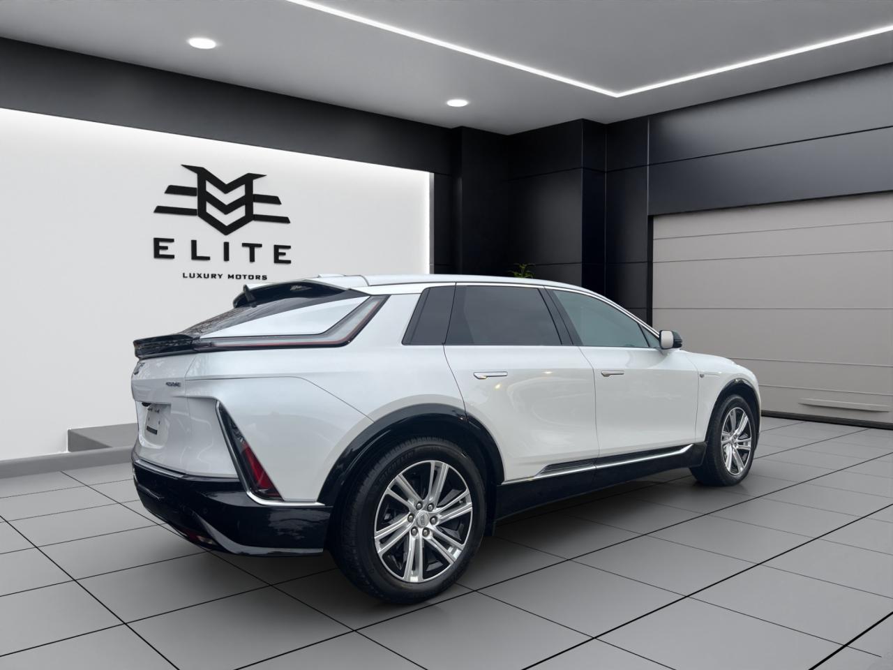 2024 Cadillac LYRIQ TECH - 36,000KMS - LEATHER - REVERSE CAMERA !! Photo