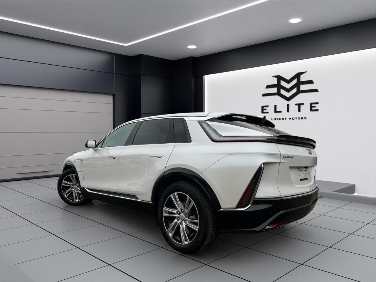 2024 Cadillac LYRIQ TECH - 36,000KMS - LEATHER - REVERSE CAMERA !! Photo