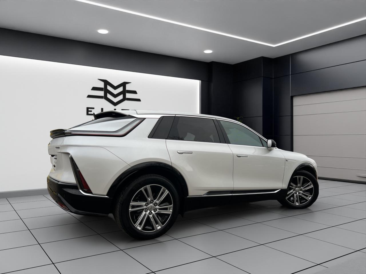 2024 Cadillac LYRIQ TECH - 36,000KMS - LEATHER - REVERSE CAMERA !! Photo