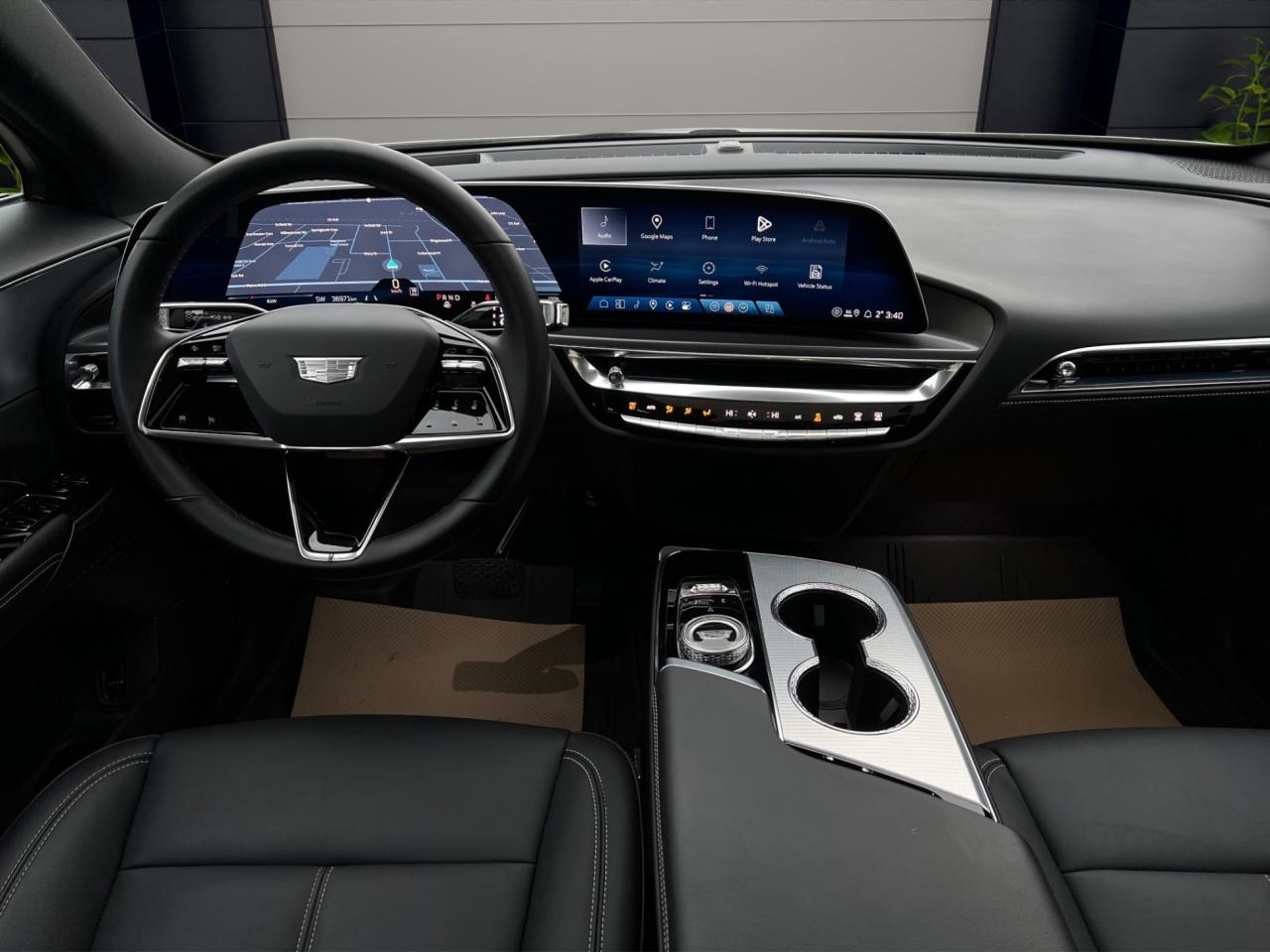 2024 Cadillac LYRIQ TECH - 36,000KMS - LEATHER - REVERSE CAMERA !! Photo