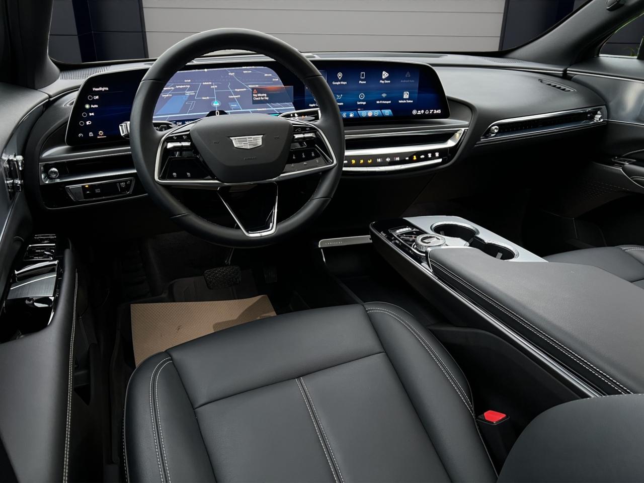 2024 Cadillac LYRIQ TECH - 36,000KMS - LEATHER - REVERSE CAMERA !! Photo