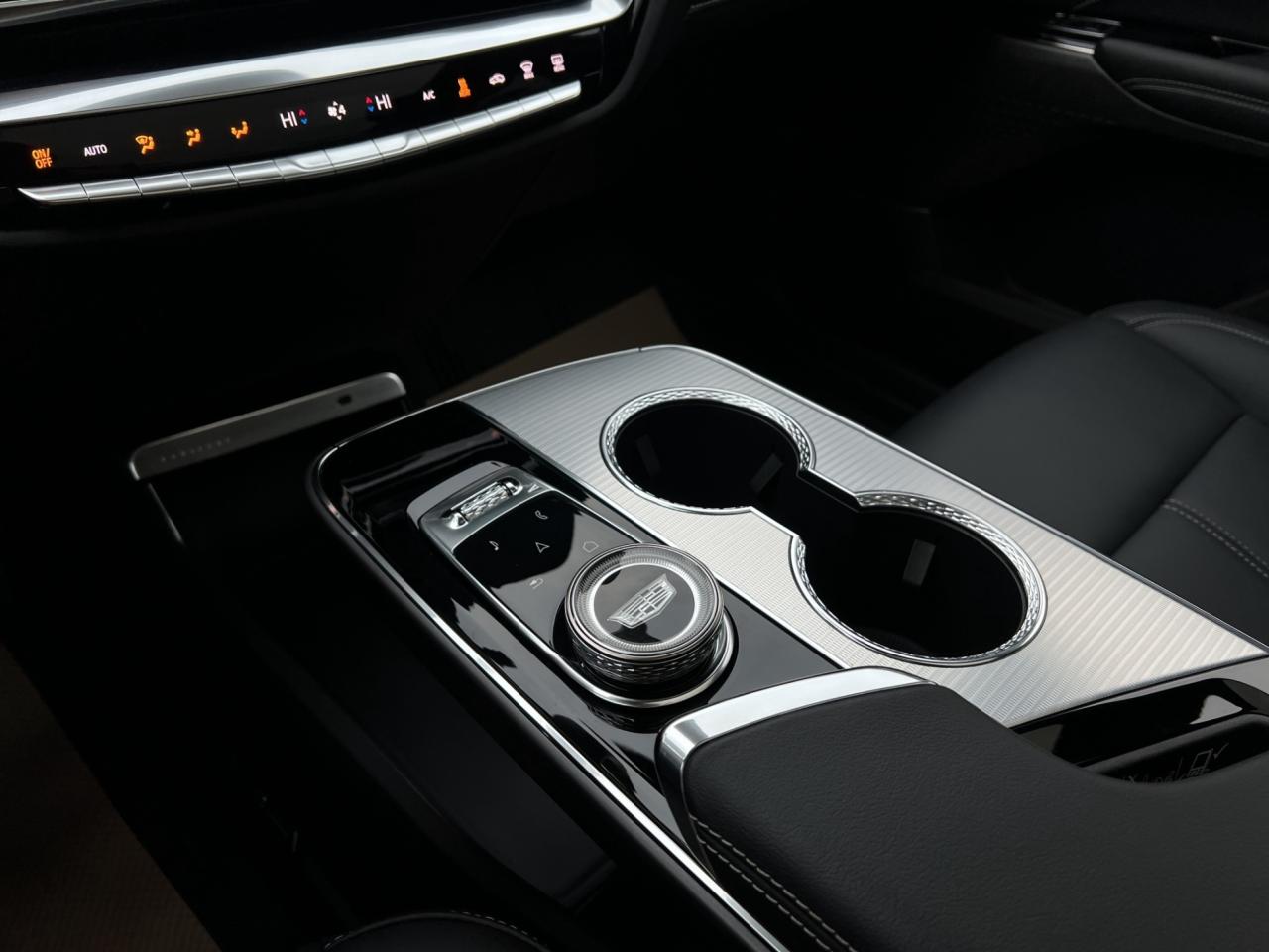 2024 Cadillac LYRIQ TECH - 36,000KMS - LEATHER - REVERSE CAMERA !! Photo