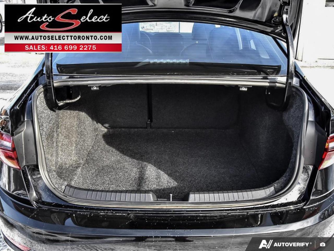 2019 Volkswagen Jetta Execline Apple Carplay - Sunroof - Leather - Clean Carfax Photo