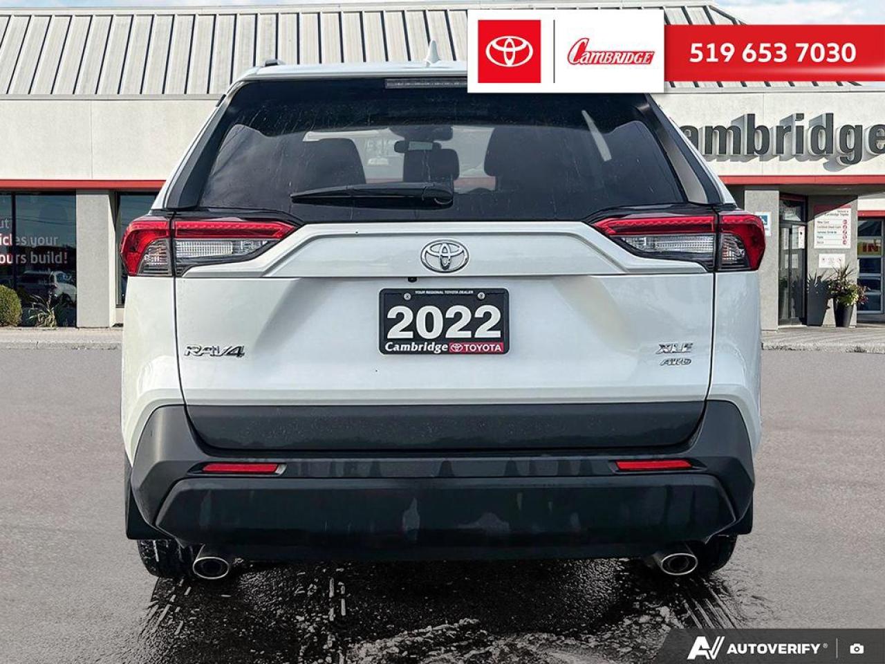 2022 Toyota RAV4 XLE Photo4