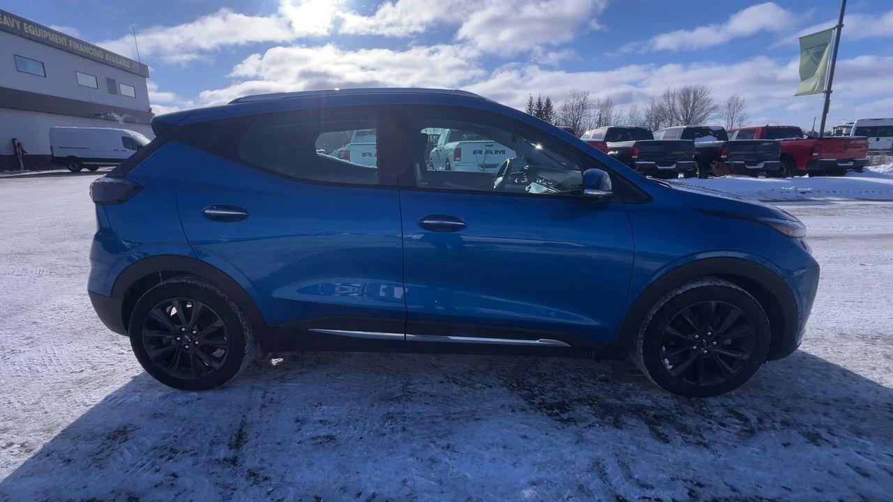 2022 Chevrolet Bolt EUV Premier ELECTRIC VEHICLE, MOONROOF, HEATED FRONT SEATS, BACK UP CAM!! Photo4