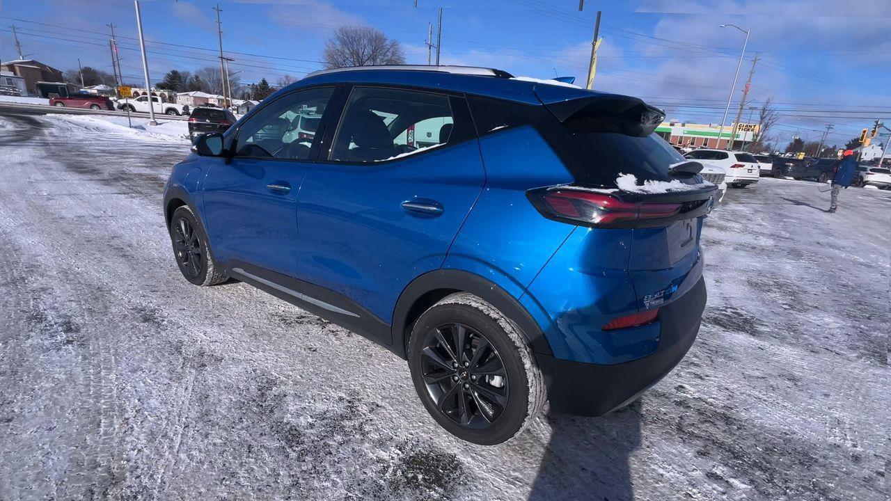 2022 Chevrolet Bolt EUV Premier ELECTRIC VEHICLE, MOONROOF, HEATED FRONT SEATS, BACK UP CAM!! Photo