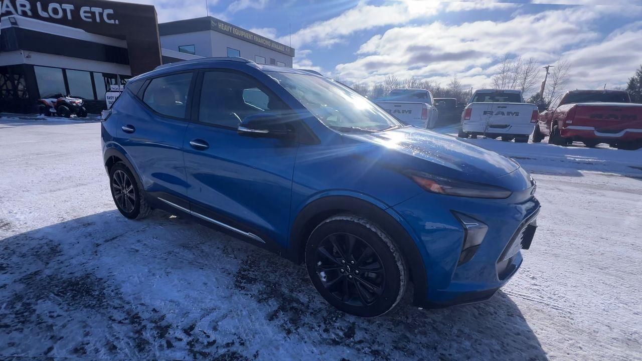 2022 Chevrolet Bolt EUV Premier ELECTRIC VEHICLE, MOONROOF, HEATED FRONT SEATS, BACK UP CAM!! Photo