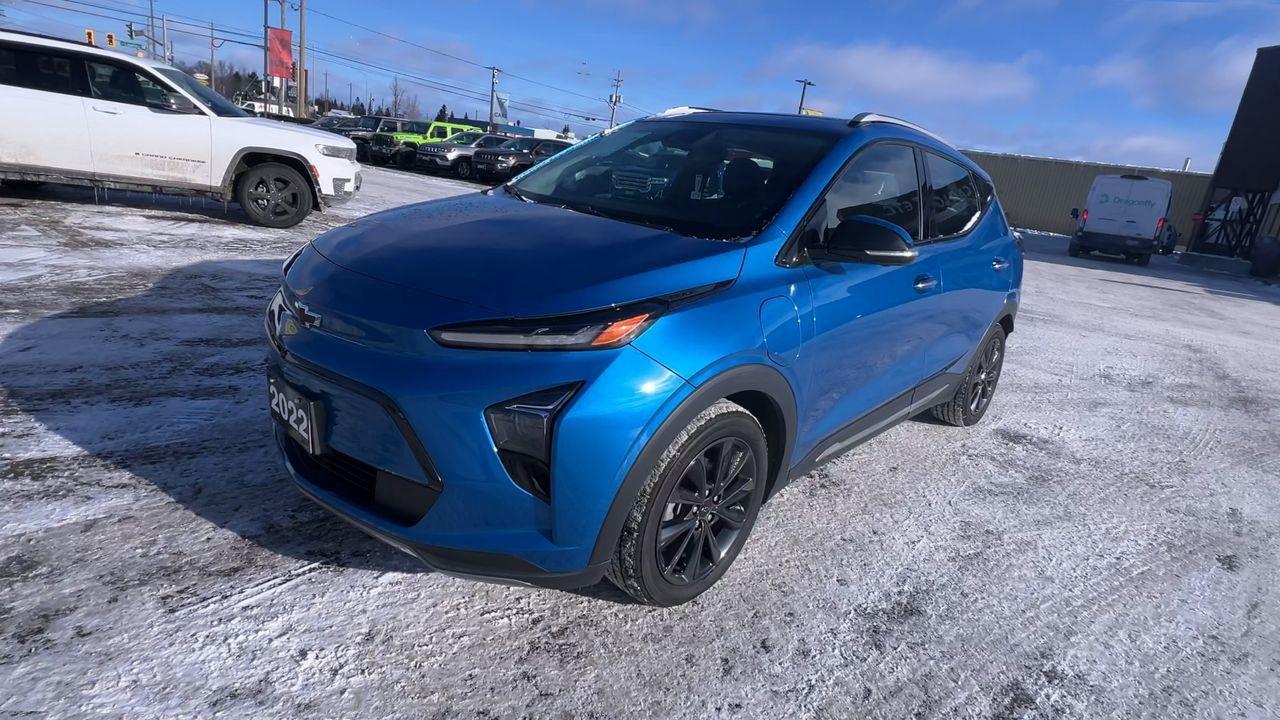 2022 Chevrolet Bolt EUV Premier ELECTRIC VEHICLE, MOONROOF, HEATED FRONT SEATS, BACK UP CAM!! Photo