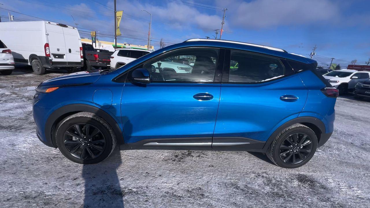 2022 Chevrolet Bolt EUV Premier ELECTRIC VEHICLE, MOONROOF, HEATED FRONT SEATS, BACK UP CAM!! Photo