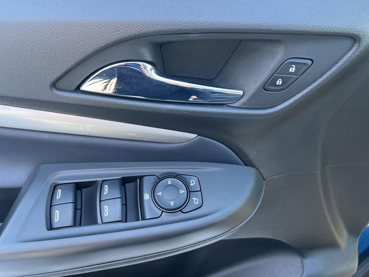 2022 Chevrolet Bolt EUV Premier ELECTRIC VEHICLE, MOONROOF, HEATED FRONT SEATS, BACK UP CAM!! Photo