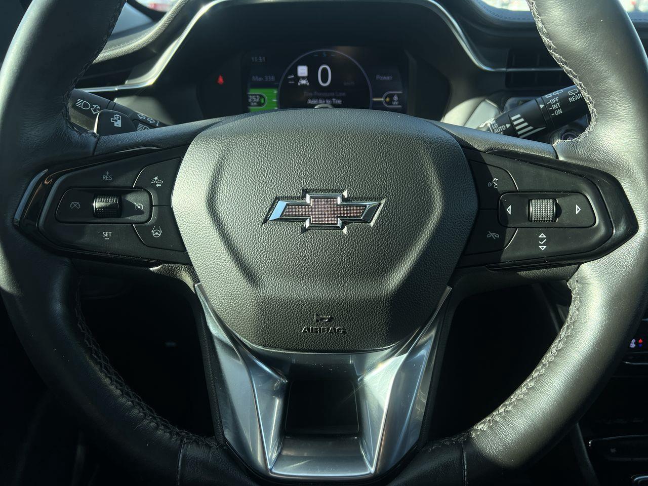 2022 Chevrolet Bolt EUV Premier ELECTRIC VEHICLE, MOONROOF, HEATED FRONT SEATS, BACK UP CAM!! Photo