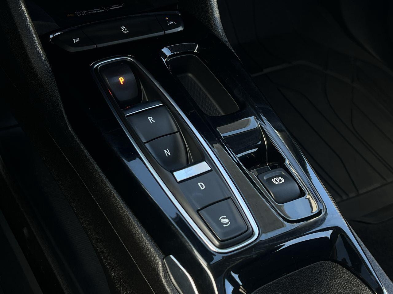 2022 Chevrolet Bolt EUV Premier ELECTRIC VEHICLE, MOONROOF, HEATED FRONT SEATS, BACK UP CAM!! Photo