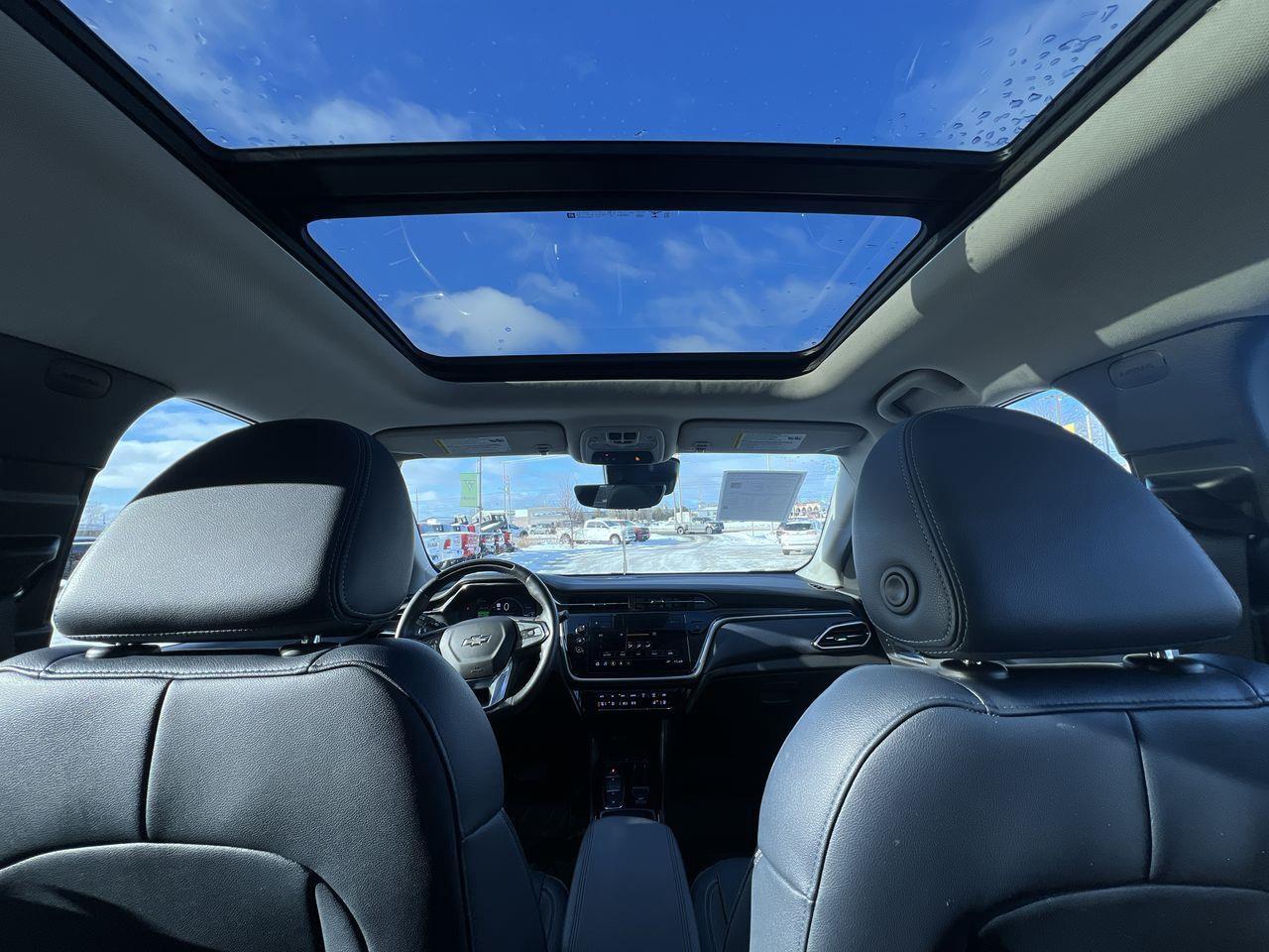 2022 Chevrolet Bolt EUV Premier ELECTRIC VEHICLE, MOONROOF, HEATED FRONT SEATS, BACK UP CAM!! Photo