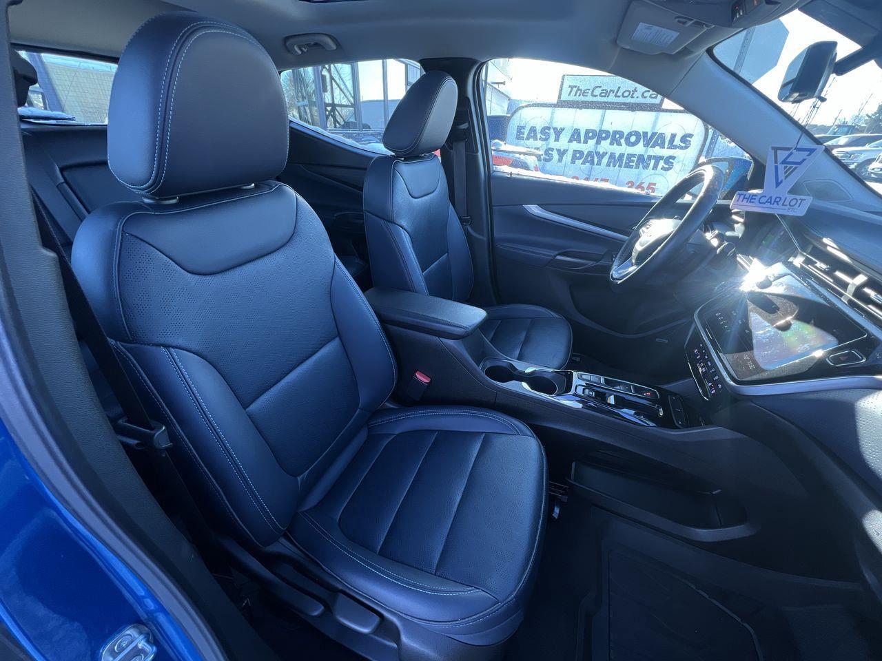 2022 Chevrolet Bolt EUV Premier ELECTRIC VEHICLE, MOONROOF, HEATED FRONT SEATS, BACK UP CAM!! Photo