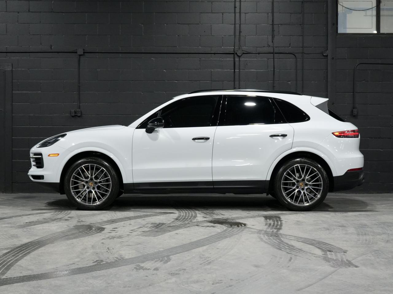 2022 Porsche Cayenne PANO/BOSE/CARPLAY/NO ACCIDENT/1OWNER/SURROUNDVIEW Photo