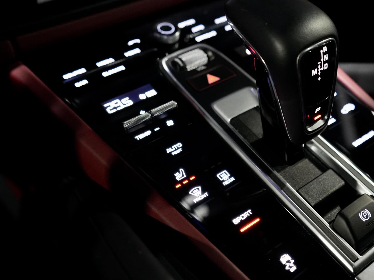 2022 Porsche Cayenne PANO/BOSE/CARPLAY/NO ACCIDENT/1OWNER/SURROUNDVIEW Photo