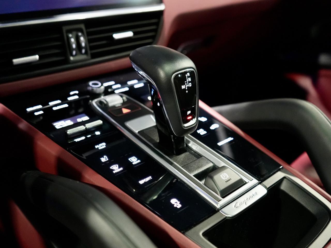 2022 Porsche Cayenne PANO/BOSE/CARPLAY/NO ACCIDENT/1OWNER/SURROUNDVIEW Photo