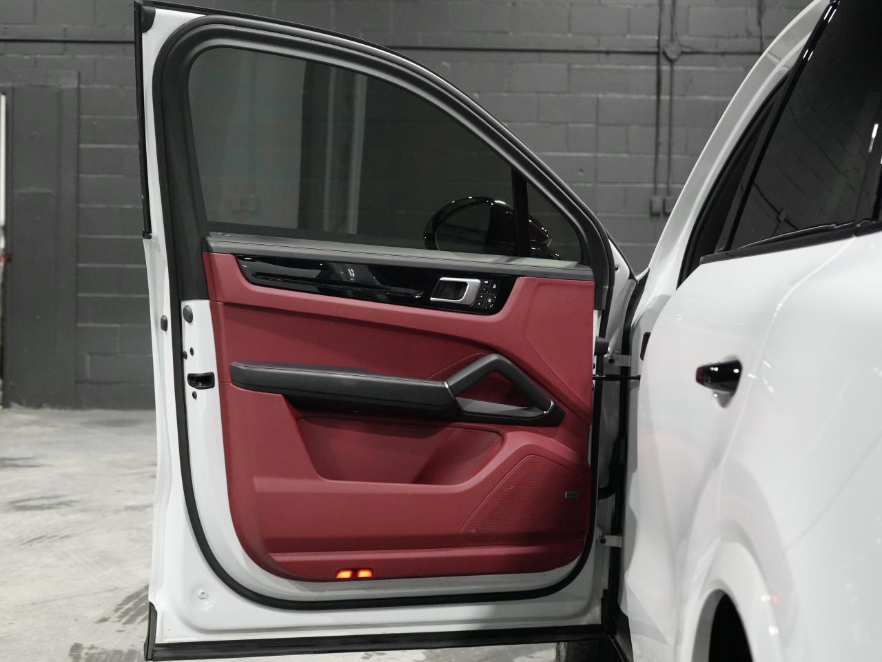 2022 Porsche Cayenne PANO/BOSE/CARPLAY/NO ACCIDENT/1OWNER/SURROUNDVIEW Photo