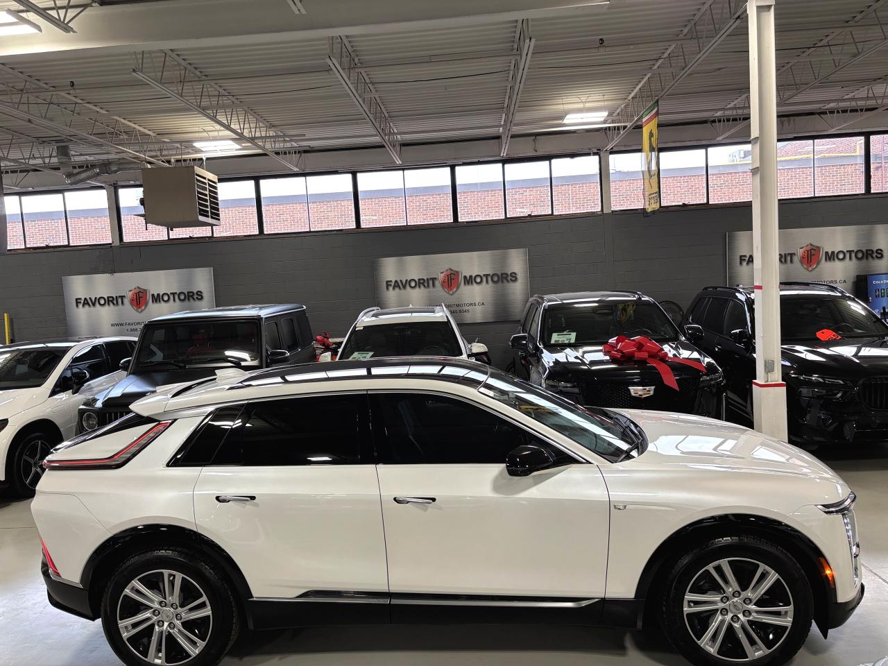 2024 Cadillac LYRIQ Tech|1SA|RWD|CLUSTERNAV|FULLPANOROOF|LEATHER|CAM|+ - Photo #4