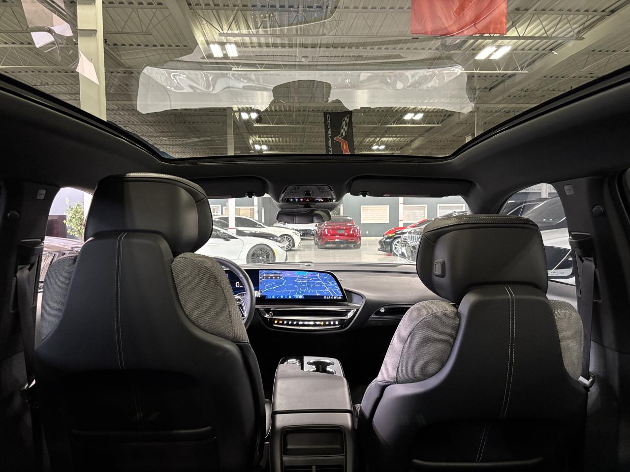 2024 Cadillac LYRIQ Tech|1SA|RWD|CLUSTERNAV|FULLPANOROOF|LEATHER|CAM|+ - Photo #10