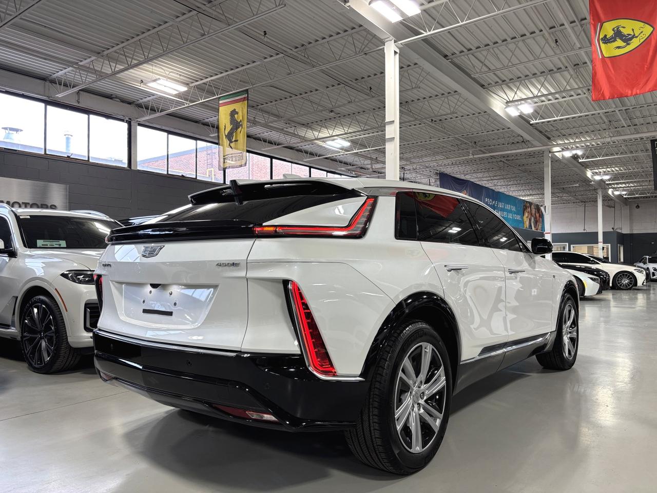 2024 Cadillac LYRIQ Tech|1SA|RWD|CLUSTERNAV|FULLPANOROOF|LEATHER|CAM|+ - Photo #7