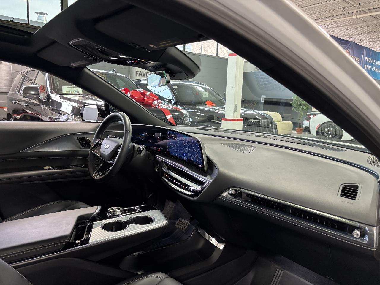 2024 Cadillac LYRIQ Tech|1SA|RWD|CLUSTERNAV|FULLPANOROOF|LEATHER|CAM|+ - Photo #19