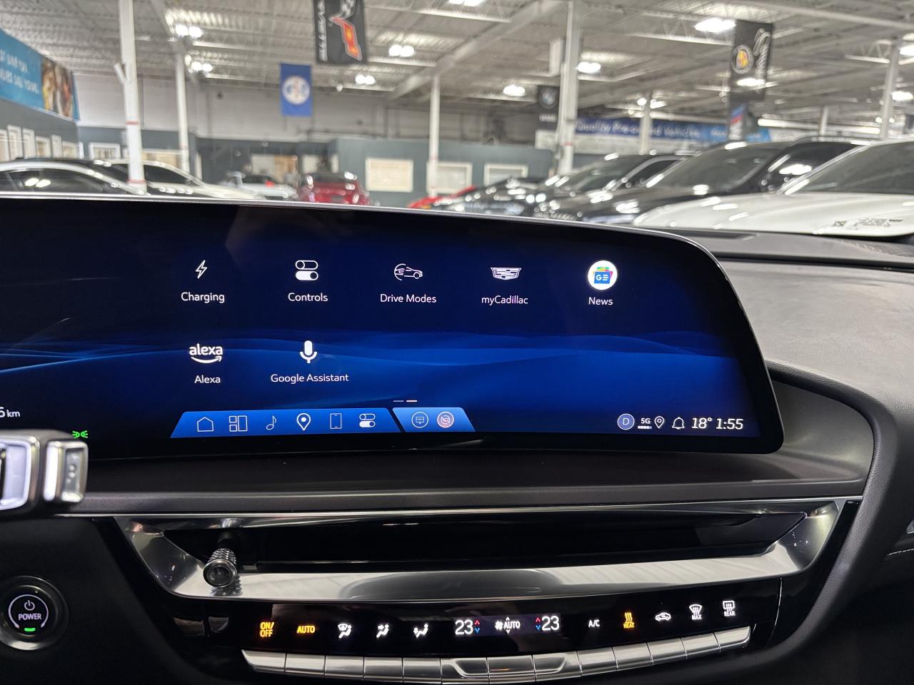 2024 Cadillac LYRIQ Tech|1SA|RWD|CLUSTERNAV|FULLPANOROOF|LEATHER|CAM|+ - Photo #28